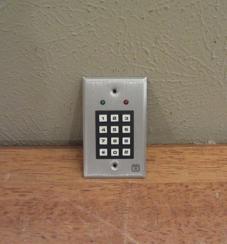 Safe House Radio Shack Digital Key Switch # 49-535